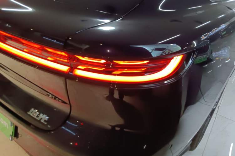 Used VOYAH PASSION 2024 PHEV Four-Wheel Drive Ultra-Long Range Flagship Model Exterior 3