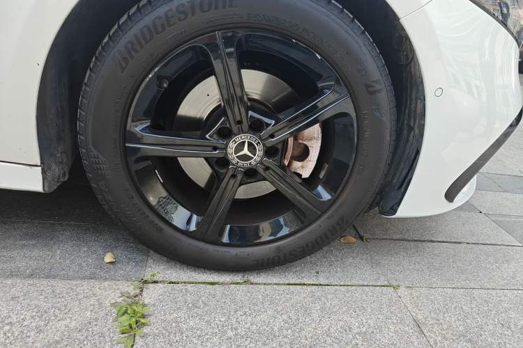 Used Mercedes-Benz A-Class 2023 A 200 L Fashion Model Right Front Wheel Hub