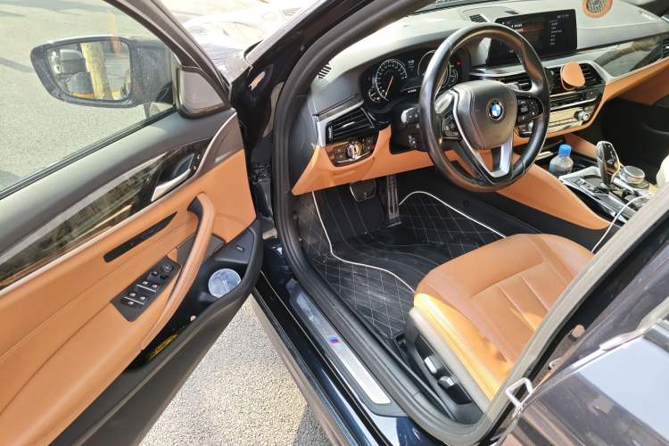 Used BMW 5 Series 2018 530Li Leading Model M Sport Package
