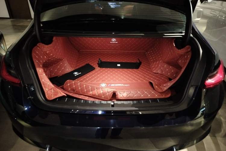 Used BMW i3 2022 eDrive 35 L Trunk