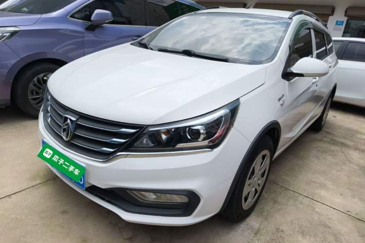 Used Baojun 310W 2017 1.5L Manual Comfort Version China VI Emission Standard