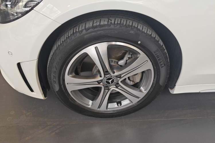 Used Mercedes-Benz C-Class 2019 Restyled C 260 L Sport Edition Left Front Wheel Hub