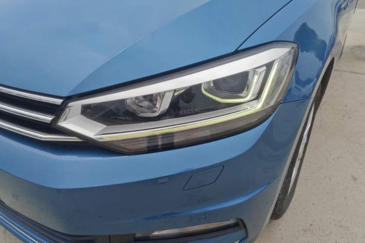 Used Volkswagen Touran 2016 Volkswagen Touran L 280TSI DSG Comfort Edition
