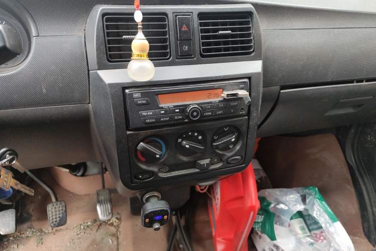 Used Wuling Rongguang 2012 1.5L Extended Basic Version Audio And AC Panel