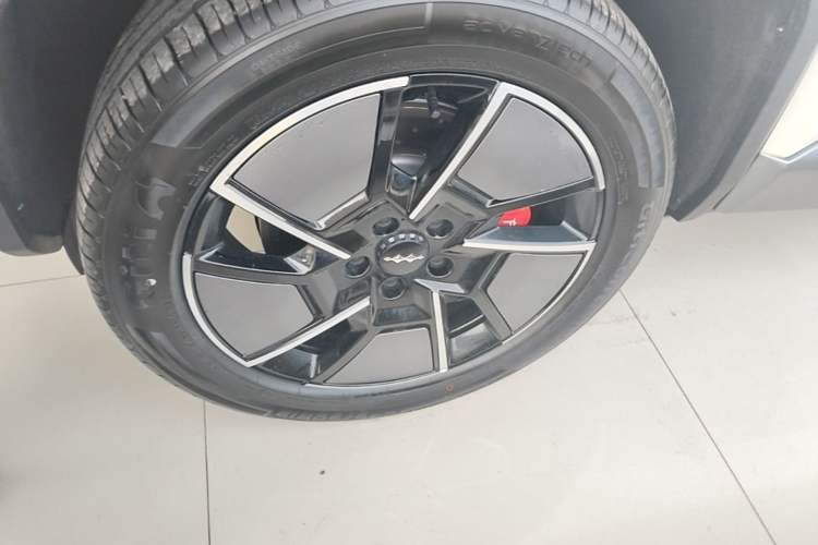 Used Formula Leopard Titanium 3 2025 501KM All-Wheel Drive Intelligent Driving Ultra Version
