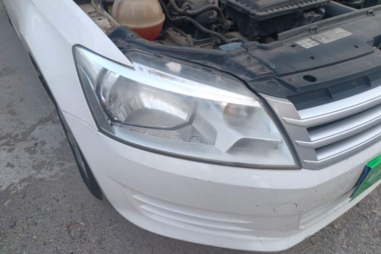 Used Volkswagen Santana 2013 1.6L Manual Fashion Edition Right Front Headlight