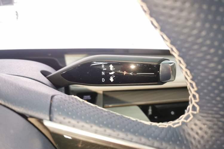 Used Buick GL8 New Energy 2024 Lu Zun Luxury Edition 6-Seater Gear Lever