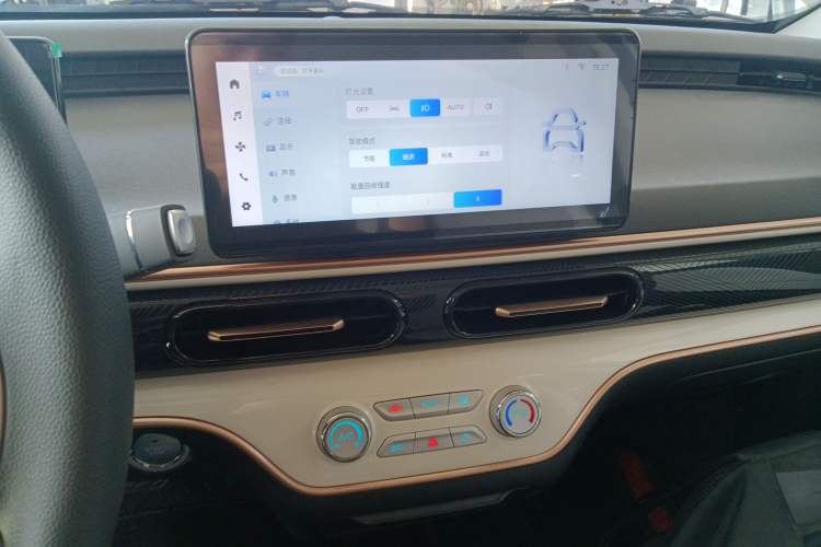 Used Chery QQ Domi 2025 Model 305km Comfort Edition Audio And AC Panel