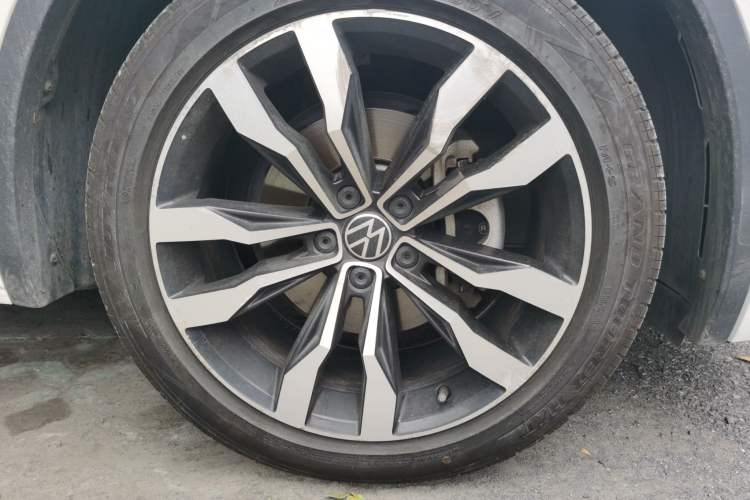 Used Volkswagen Tiguan L 2020 330TSI Automatic Two-Wheel Drive R-Line Flagship Version China VI Standard
