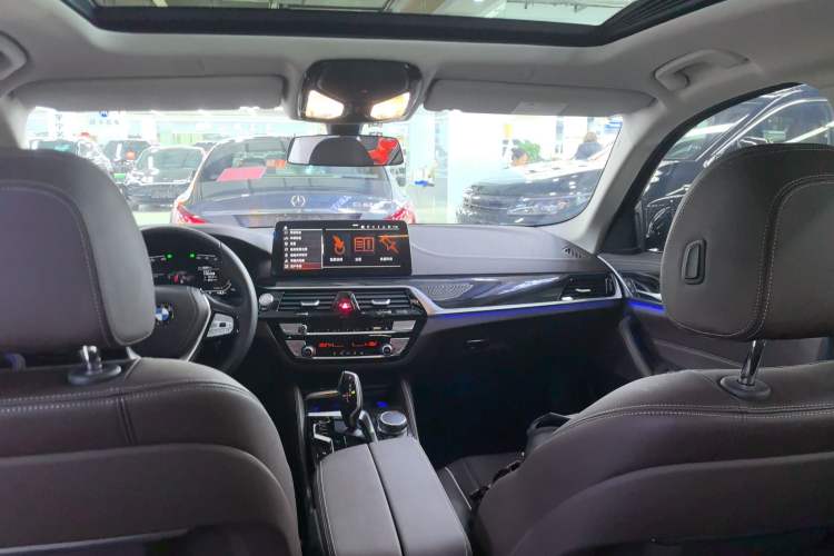 Used BMW 5 Series 2022 Second Facelift 525Li Luxury Package
