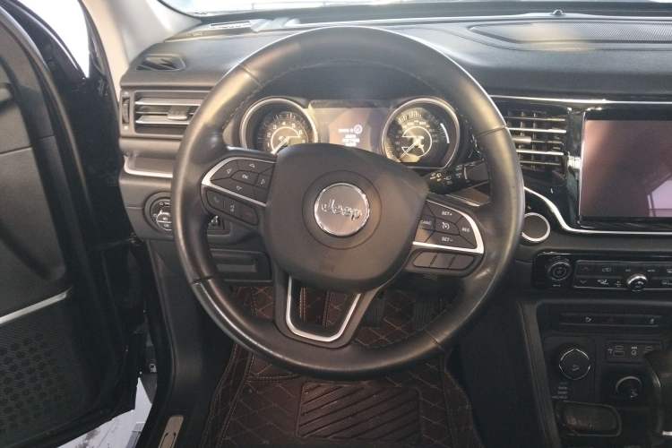 Used Jeep Grand Commander 2018 2.0T Four-Wheel Drive Enjoyment Version China V
