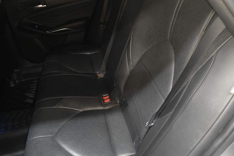 Used Toyota Avalon 2019 Dual-Engine 2.5L Luxury Edition China VI Standard