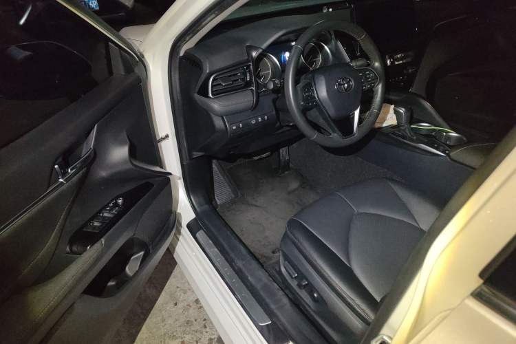 Used Toyota Camry 2021 2.0G Luxury Edition