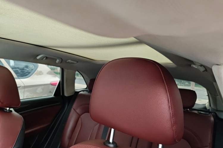 Used Zotye T600 2015 2.0T DCT Prestige Edition Headliner