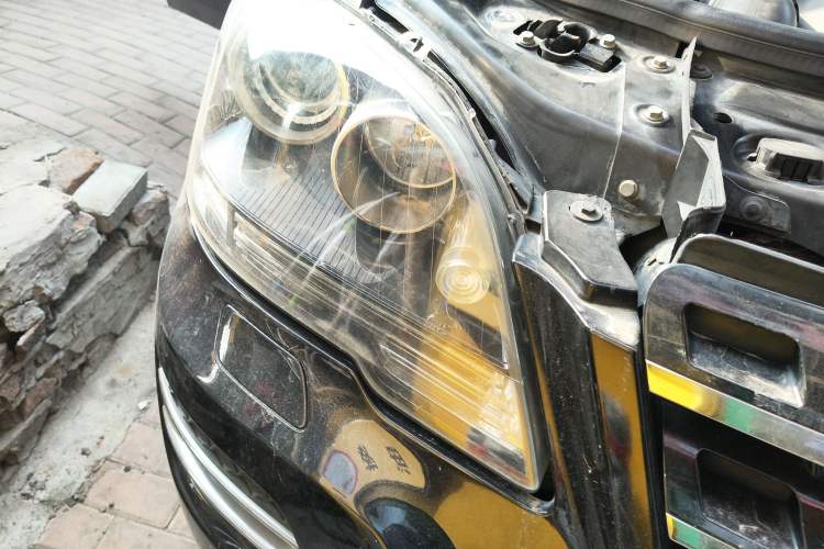 Used Mercedes-Benz M-Class 2010 ML 350 4MATIC Luxury Model Right Front Headlight