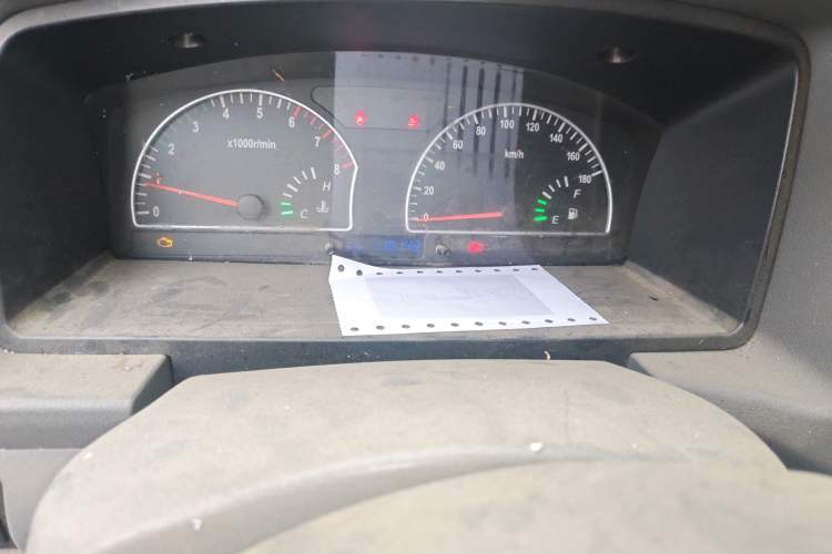 Used Dongfeng Shuaike 2011 1.5L Manual Standard Model 7 Seats China IV Standard
