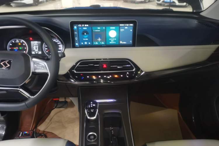 Used SOL X8 2021 300T DCT Leading Smart Connectivity Version 7 Seats