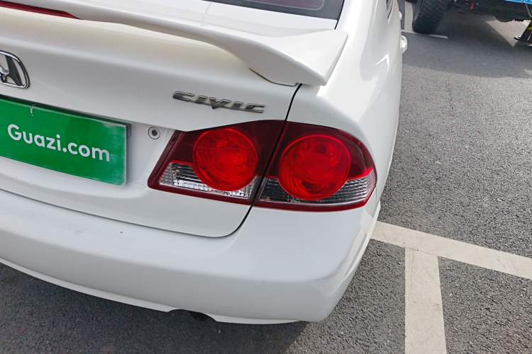 Used CIIMO CIIMO 2015 1.8L Automatic Comfort Edition