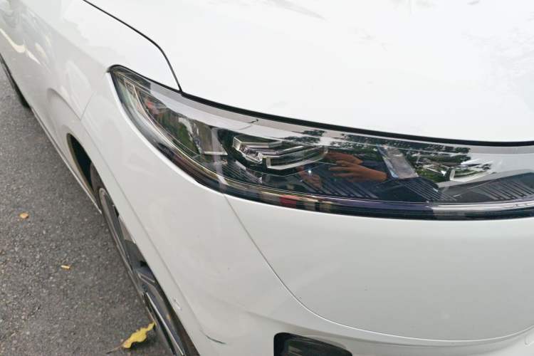 Used Dongfeng eπ eπ008 2025 636Max All-Electric 5-Seater Right Front Headlight