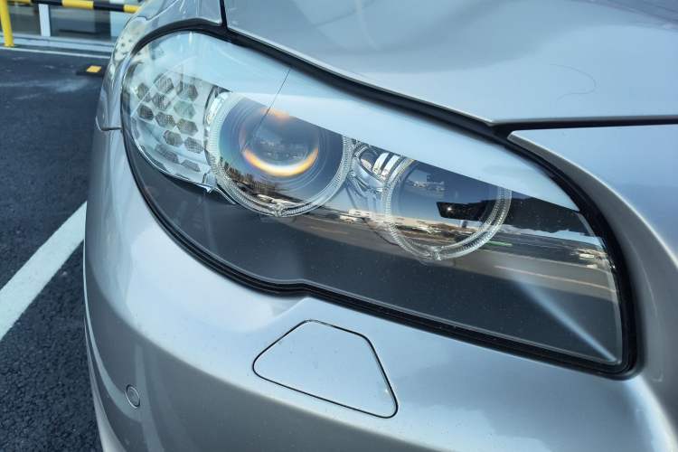 Used BMW 5 Series 2013 535Li Leading Model
