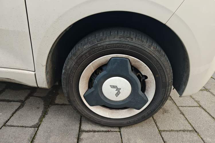 Used Wuling Hongguang MINIEV 2024 3rd Generation 215km Youth Edition Right Front Wheel Hub