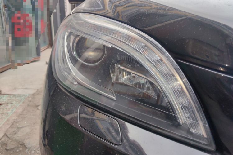 Used Mercedes-Benz M-Class 2015 ML 400 4MATIC Dynamic Model Right Front Headlight