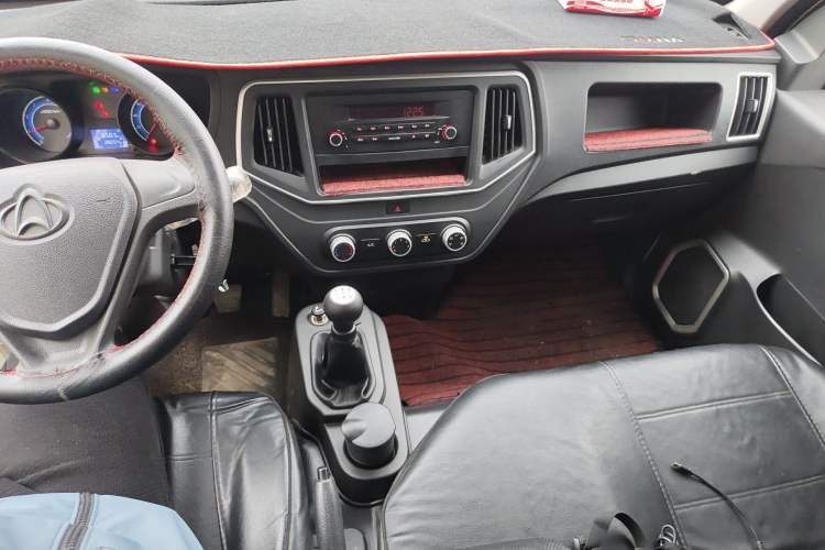 Used CHANGAN KUAYUE Zhe D5 2021 1.6L Standard Edition Double-Cab Flatbed with Dual Rear Wheels 3050mm Cargo Bed DAM16KL
