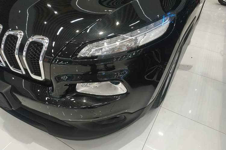 Used Jeep Cherokee 2016 2.4L Leading Smart Version
