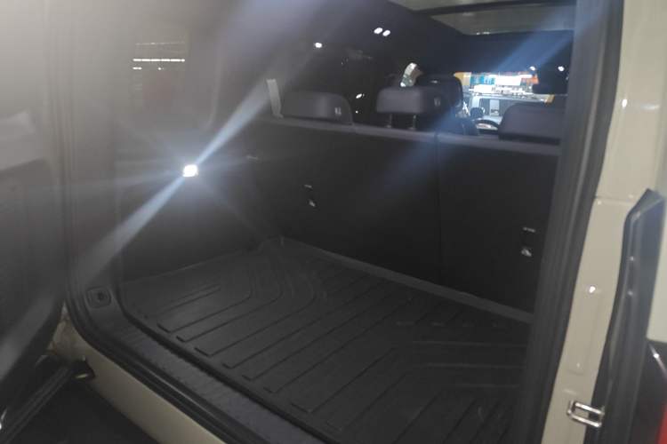 Used Formula Leopard Leopard 5 2023 Navigator Edition