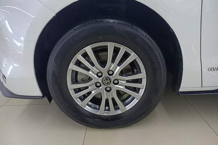 Used Toyota SIENNA 2021 2.5L Hybrid Premium Edition