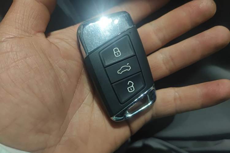 Used Volkswagen Magotan 2023 2 Million Units Limited-Edition 280TSI DSG Comfort Version Interior 1