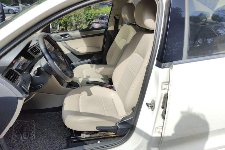 Used Volkswagen Santana 2013 1.6L Automatic Comfort Edition Left Front Seat