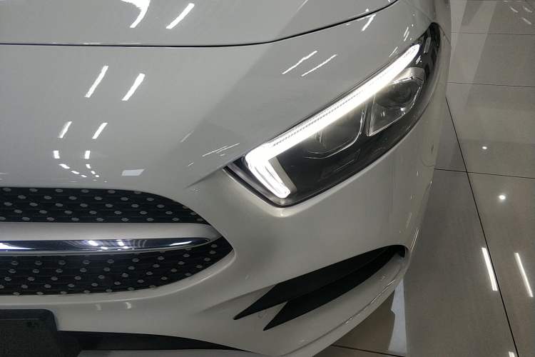 Used Mercedes-Benz A-Class 2022 Revised Version A 200 L Sport Sedan Fashionable Style