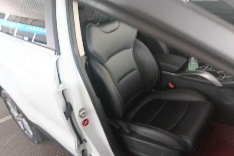 Used Geely Auto Emgrand X7 Sport 2021 Million Edition 1.8TD DCT Two-Wheel Drive Luxury Model
