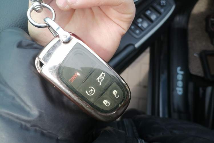 Used Jeep Cherokee 2019 2.0T Four-Wheel Drive Exclusive Edition China V
