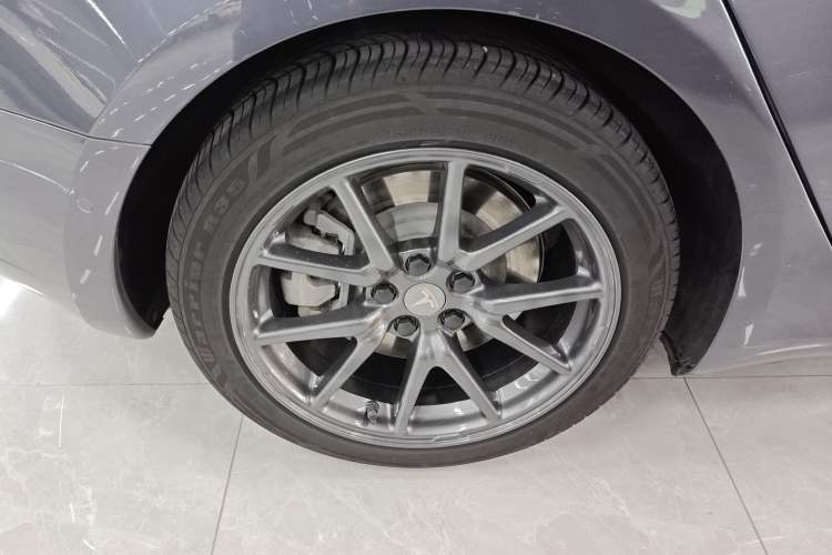 Used Tesla Model 3 2019 Standard Range Rear-Drive Upgraded Version Right Rear Wheel Hub