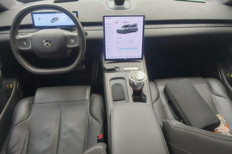 Used Nio ET7 2022 75 kWh Center Console