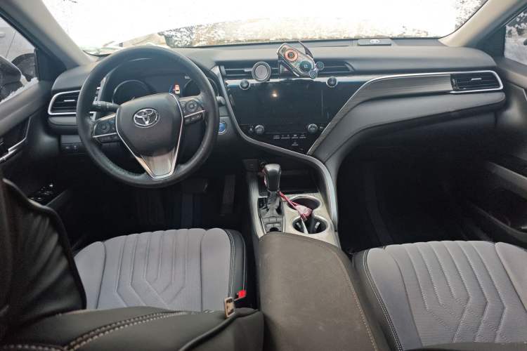 Used Toyota Camry 2019 Dual-Engine 2.5 HG Luxury Edition China VI Standard