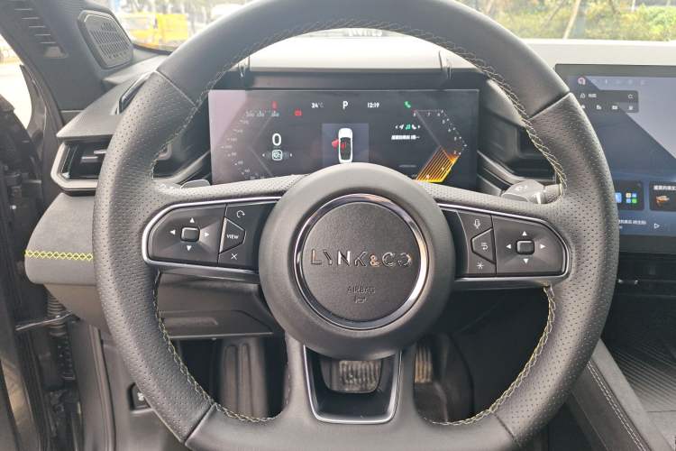 Used Lynk & Co 03 2023 2.0TD DCT H-Power Halo Steering Wheel