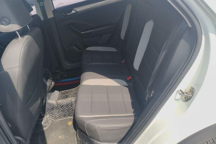 Used Volkswagen T-ROC 2021 Revised Version 280TSI DSG Two-Wheel Drive Elite Connect Edition Left Rear Seat