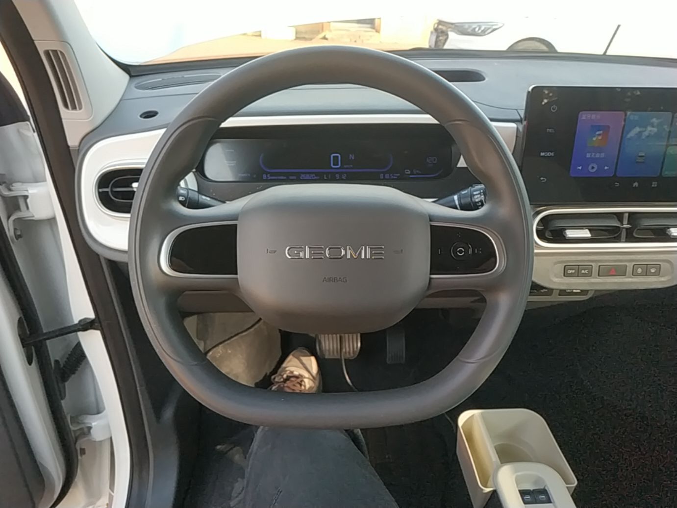 Geely Galaxy Panda 2025 210 km – Yuanqi Bear — снимка 13