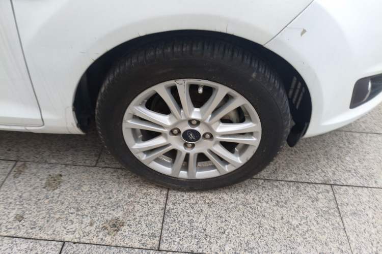 Used Ford Fiesta 2013 Hatchback 1.5L Automatic Prestige Model Right Front Wheel Hub