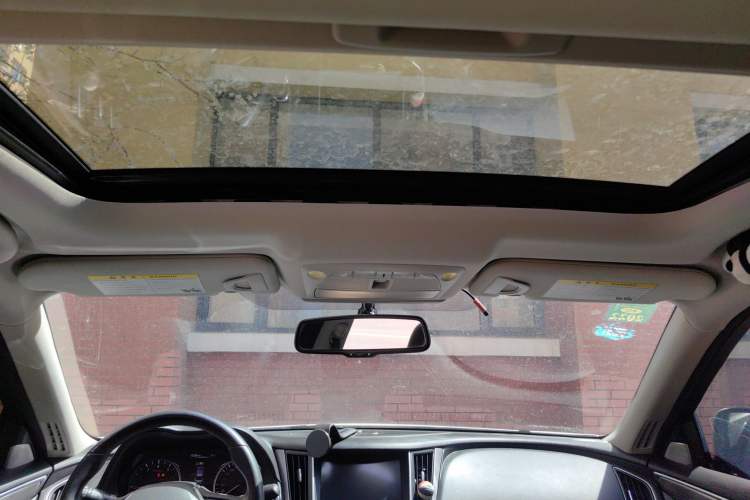 Used Infiniti Q50L 2018 2.0T Enjoyment Version China VI Standard Headliner