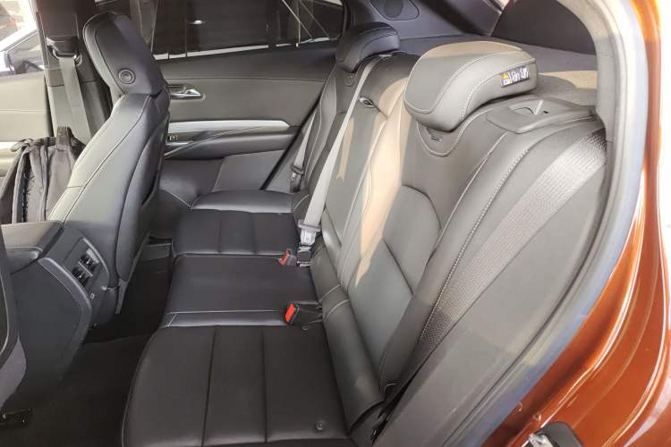 Used Cadillac XT4 2018 28T Two-Wheel Drive Leading Version