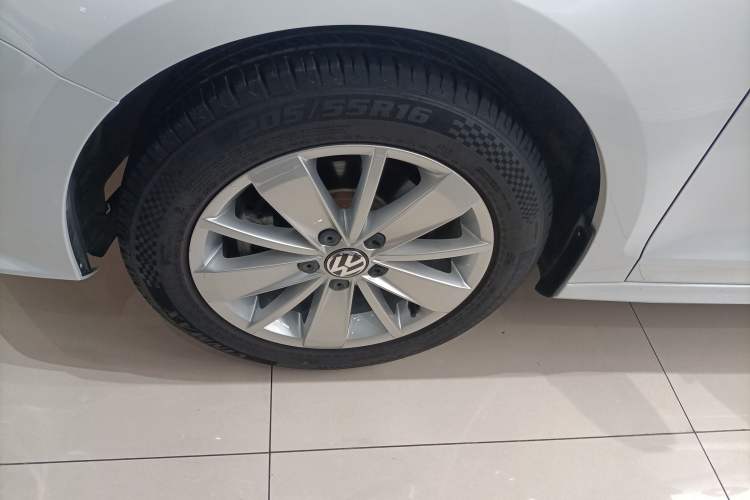 Used Volkswagen Sagitar 2018 1.6L Automatic Fashion Model Left Front Wheel Hub