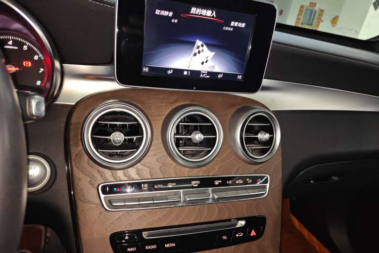 Used Mercedes-Benz GLC 2019 Refreshed GLC 300 L 4MATIC Dynamic Edition
