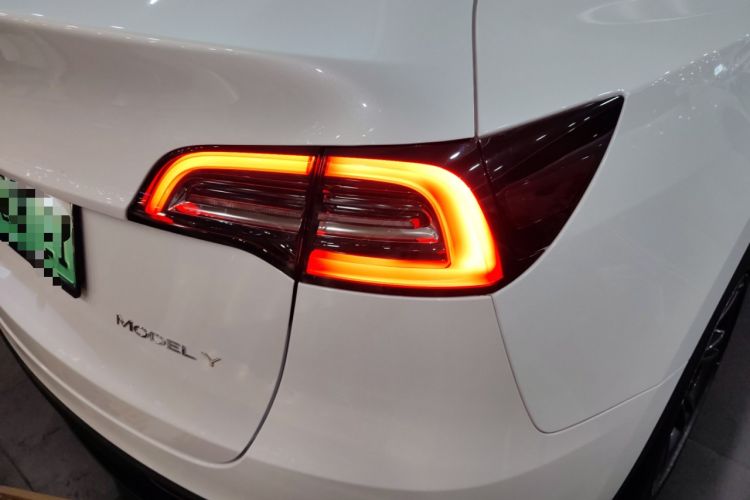 Used Tesla Model Y 2023 Rear-Wheel-Drive Version Right Rear Taillight