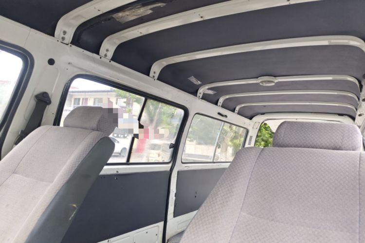 Used Golden Dragon Hiace 2010 2.0L Standard-Wheelbase Premium Version V19
