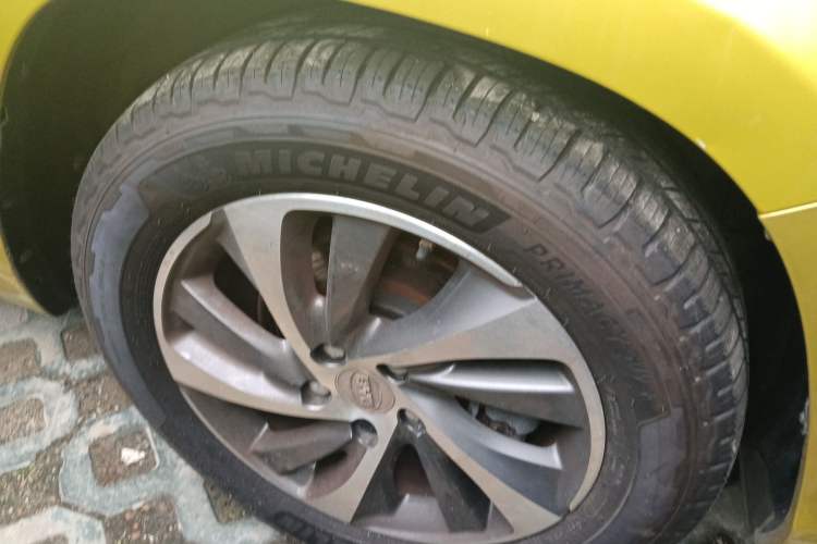 Used BYD Song 2016 2.0TID Automatic Prestige Edition Exterior 1