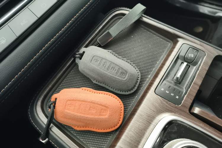 Used Ford Equator 2021 EcoBoost 225 Premier 6-Seater Interior 1